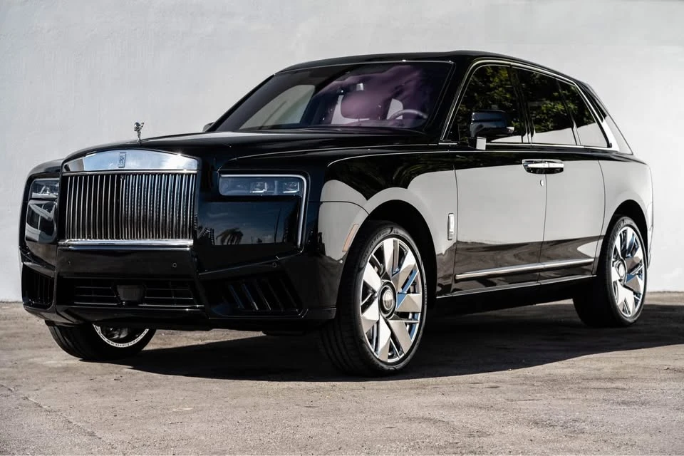 2025 Rolls-Royce Cullinan - Image 2 of 8