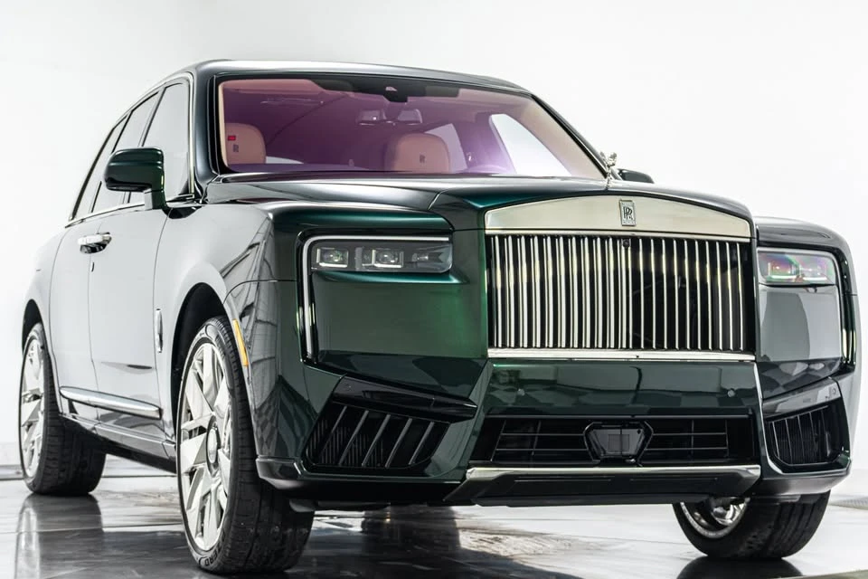2025 Rolls-Royce Cullinan - Image 2 of 15
