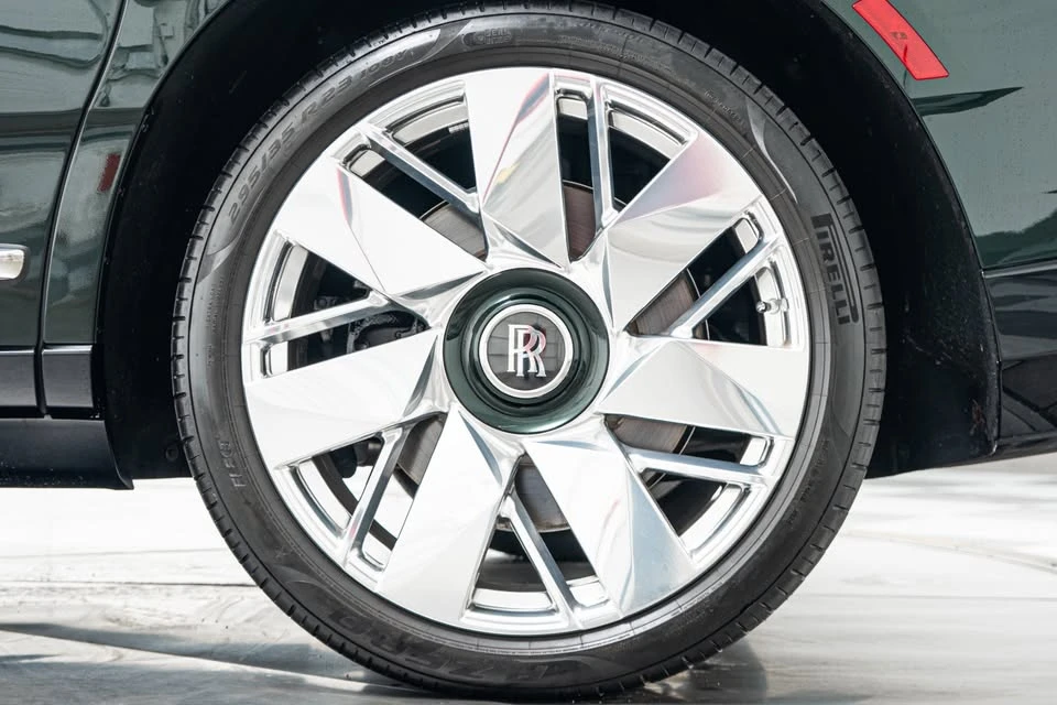 2025 Rolls-Royce Cullinan - Image 7 of 15