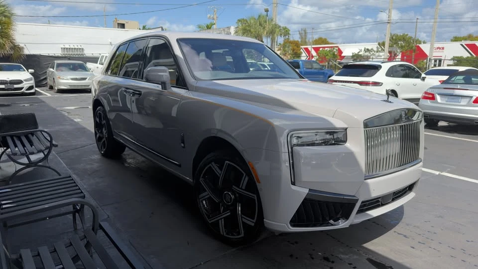 2025 Rolls-Royce Cullinan - Image 3 of 12