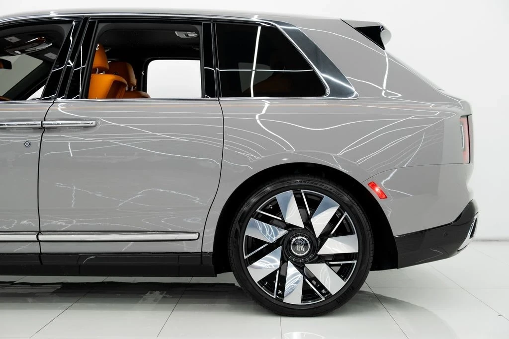 2025 Rolls-Royce Cullinan - Image 7 of 21