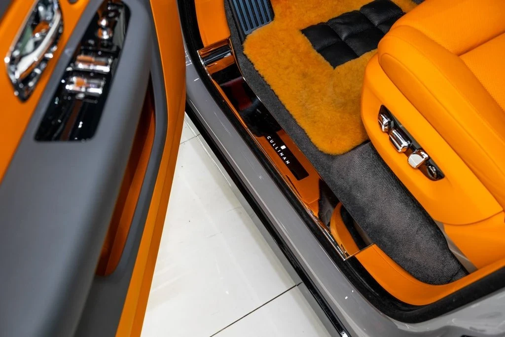 2025 Rolls-Royce Cullinan - Image 18 of 21
