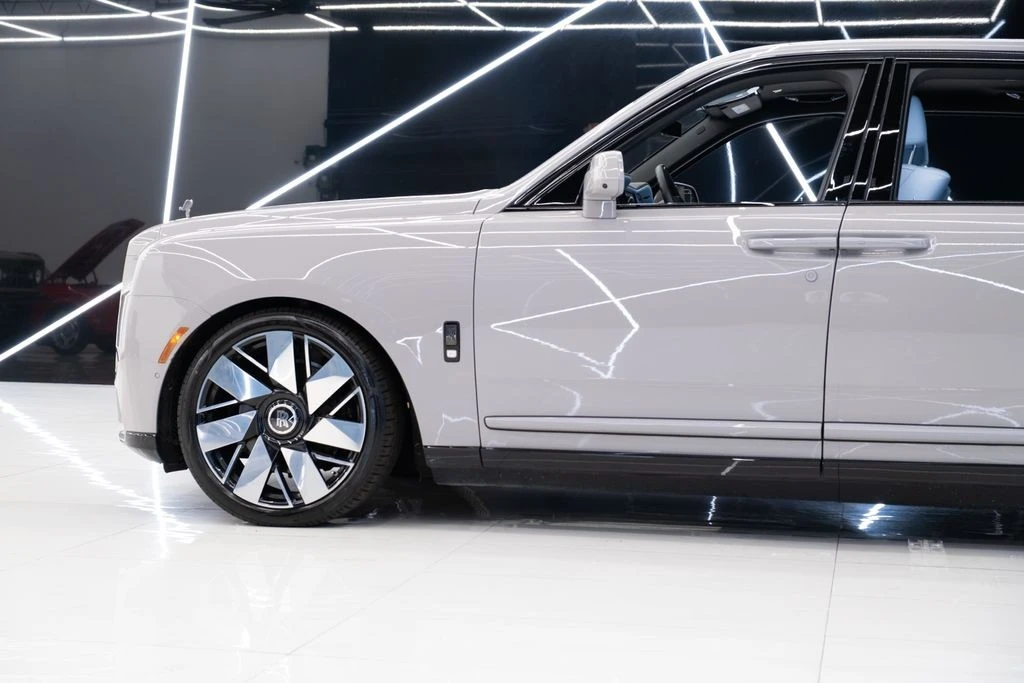 2025 Rolls-Royce Cullinan - Image 8 of 31