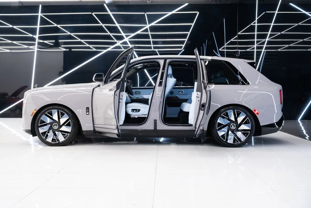 2025 Rolls-Royce Cullinan - Image 6 of 31