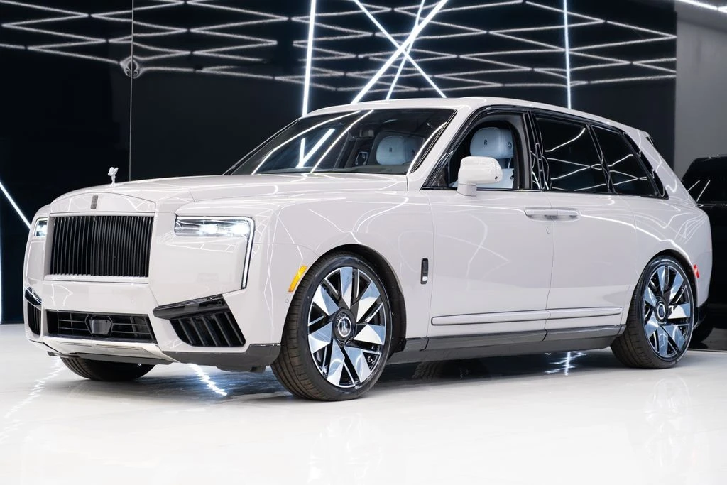 2025 Rolls-Royce Cullinan - Image 3 of 31