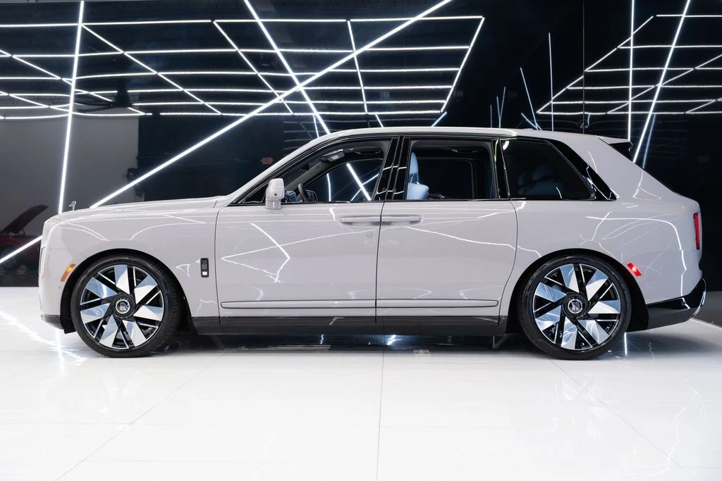 2025 Rolls-Royce Cullinan - Image 7 of 31