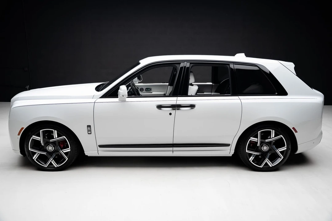 2025 Rolls-Royce Cullinan Black Badge - Image 17 of 31