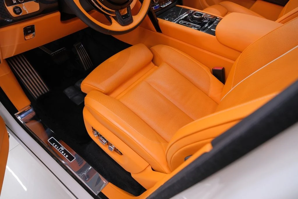 2025 Rolls-Royce Cullinan Black Badge - Image 18 of 31