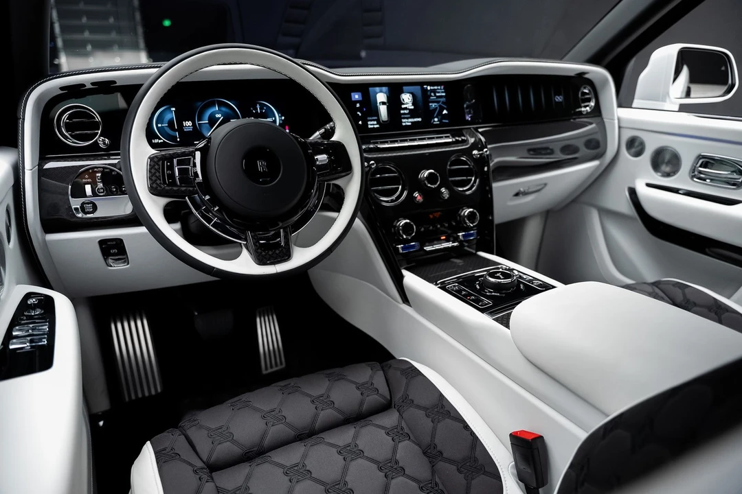 2025 Rolls-Royce Cullinan Black Badge - Image 3 of 31