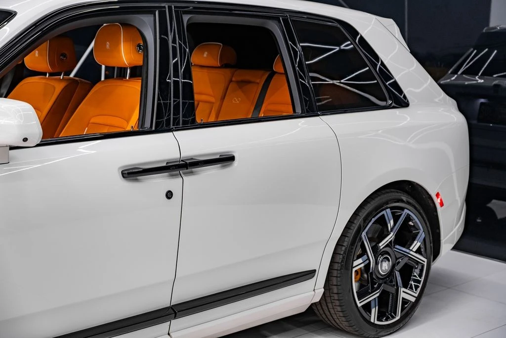 2025 Rolls-Royce Cullinan Black Badge - Image 13 of 31