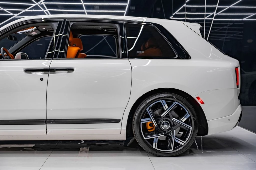 2025 Rolls-Royce Cullinan Black Badge - Image 12 of 31