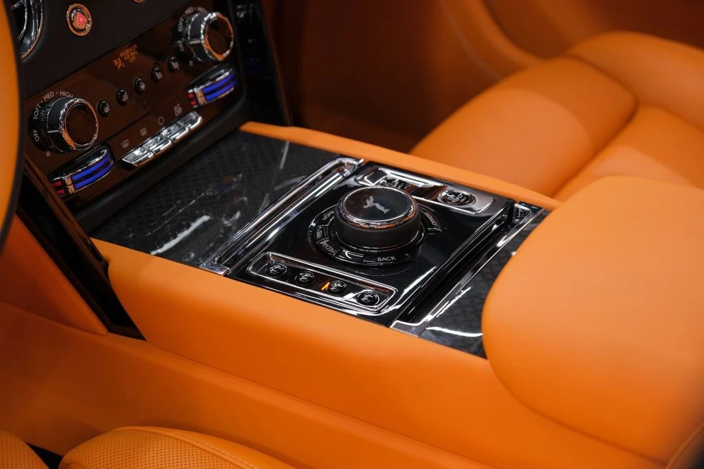 2025 Rolls-Royce Cullinan Black Badge - Image 19 of 31