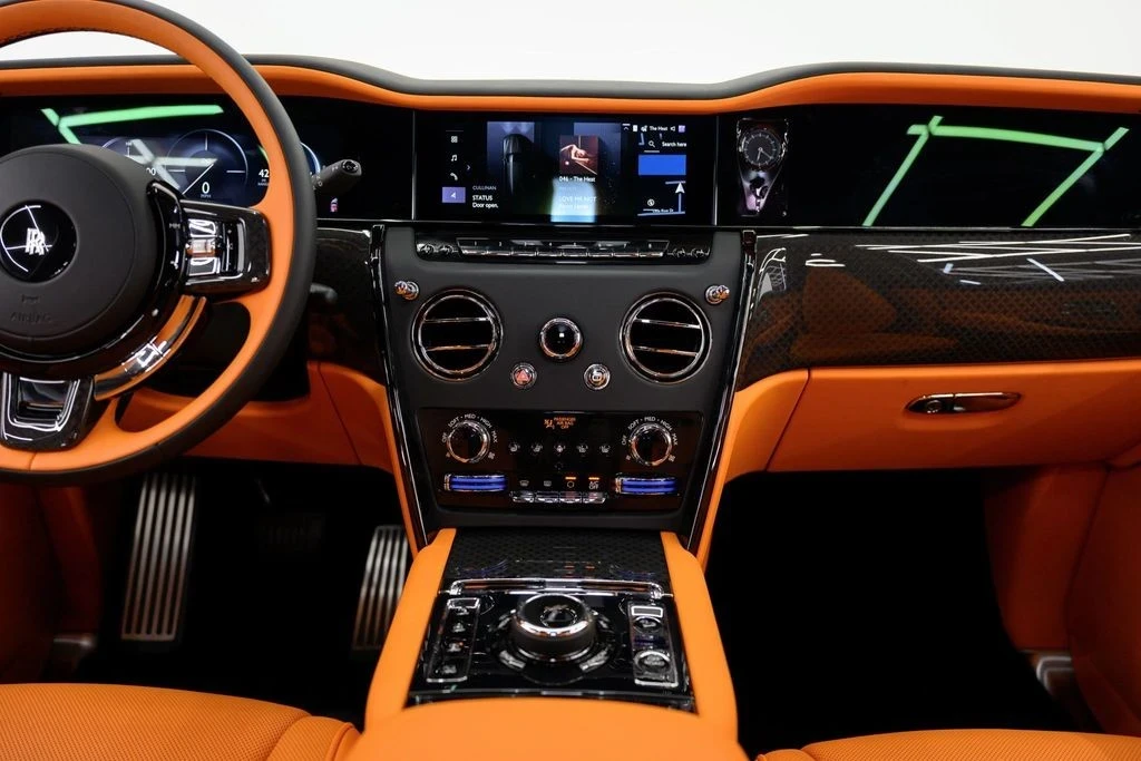 2025 Rolls-Royce Cullinan Black Badge - Image 18 of 21