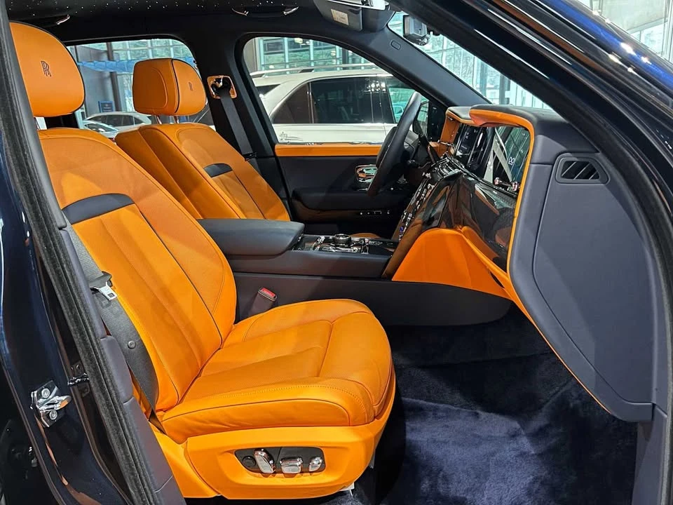 2025 Rolls-Royce Cullinan - Image 14 of 20