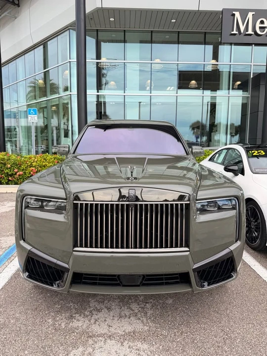 2025 Rolls-Royce Cullinan Black Badge - Image 2 of 19