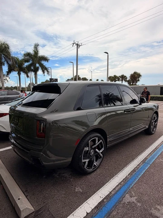 2025 Rolls-Royce Cullinan Black Badge - Image 4 of 19