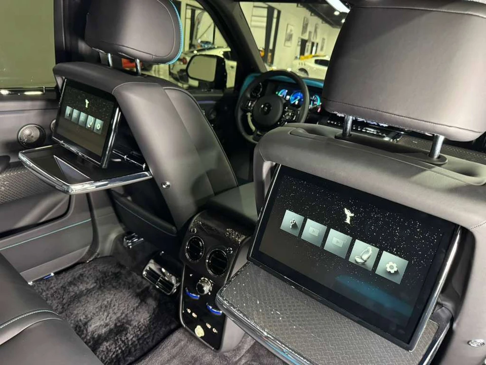 2025 Rolls-Royce Cullinan Black Badge - Image 16 of 21
