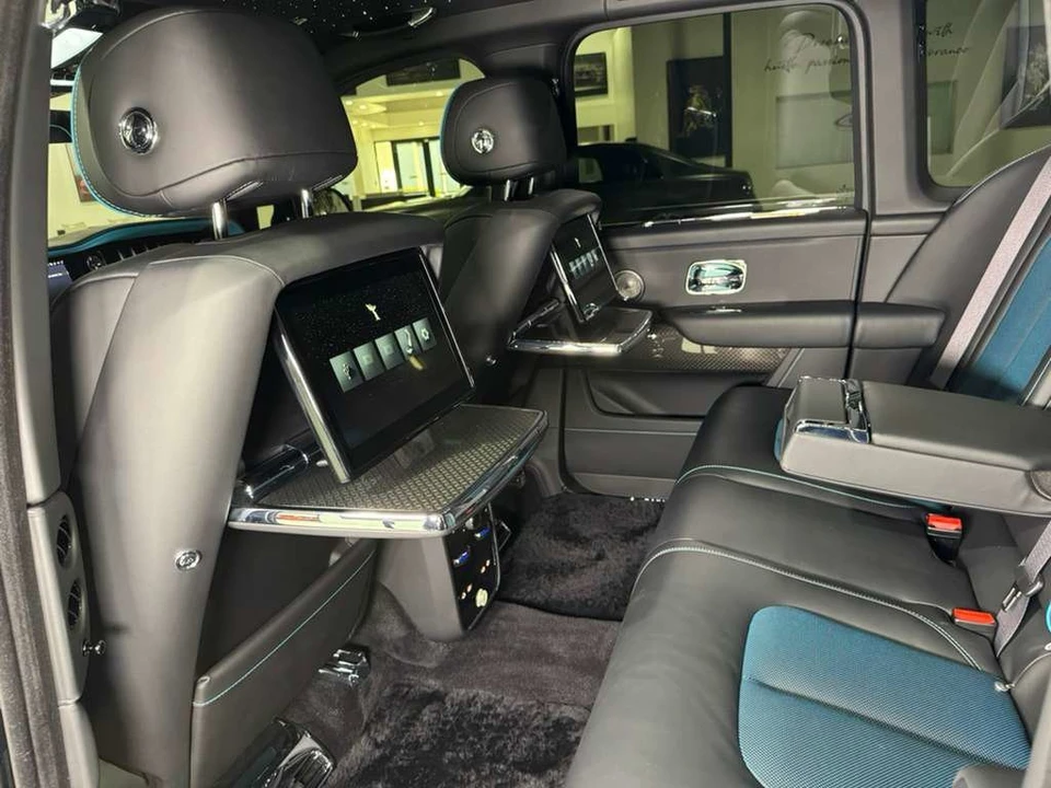 2025 Rolls-Royce Cullinan Black Badge - Image 11 of 21