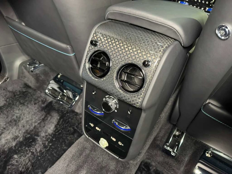 2025 Rolls-Royce Cullinan Black Badge - Image 15 of 21