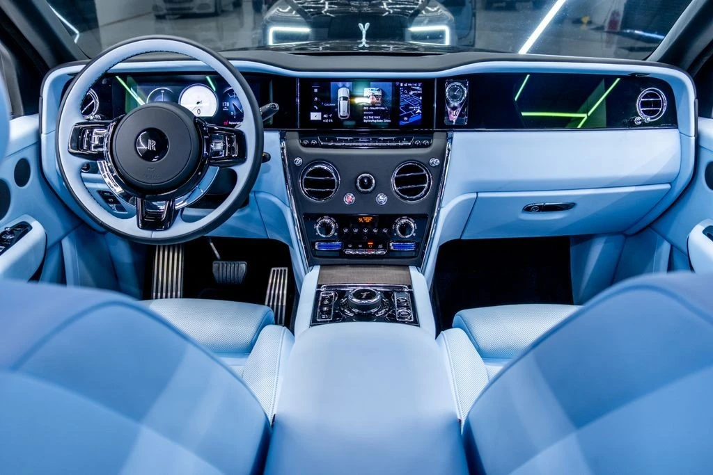 2025 Rolls-Royce Cullinan - Image 28 of 31