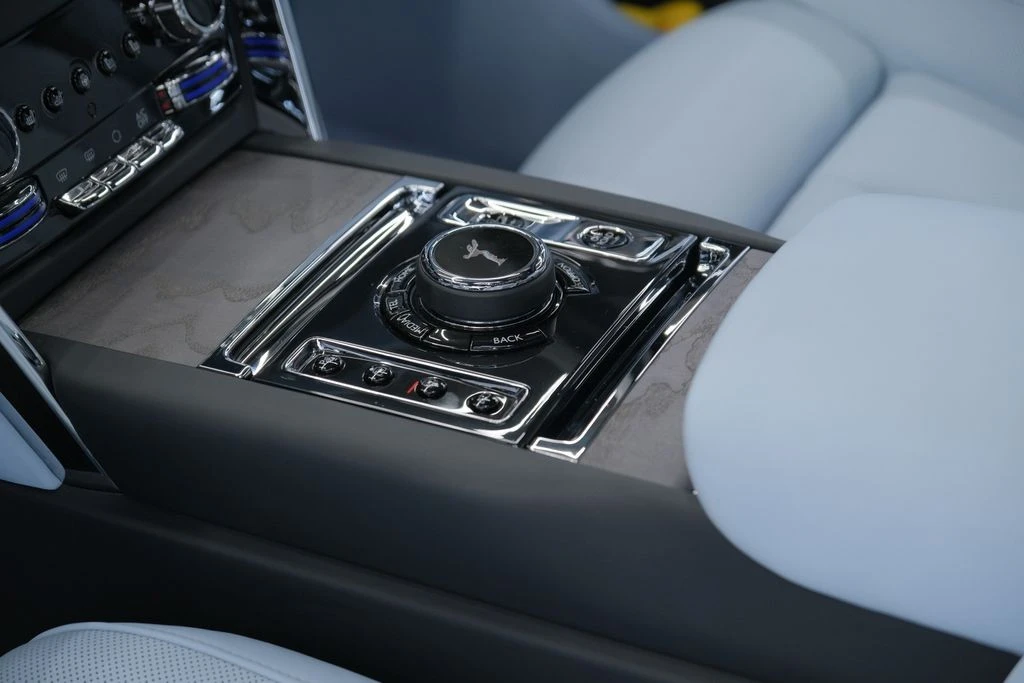 2025 Rolls-Royce Cullinan - Image 28 of 31