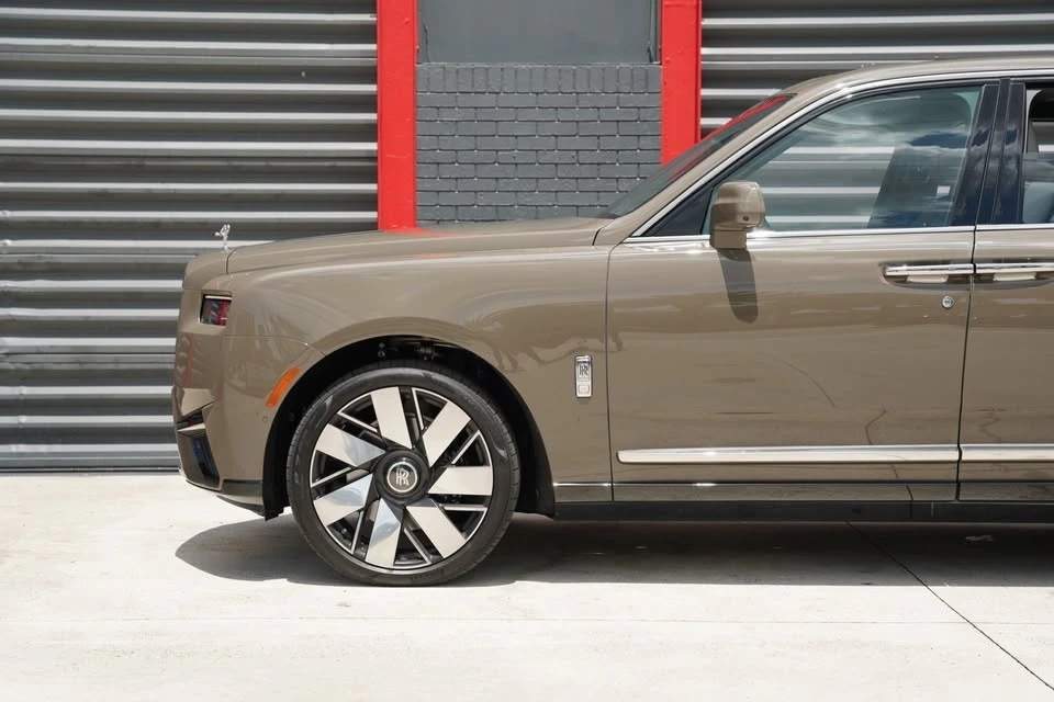 2025 Rolls-Royce Cullinan - Image 8 of 20
