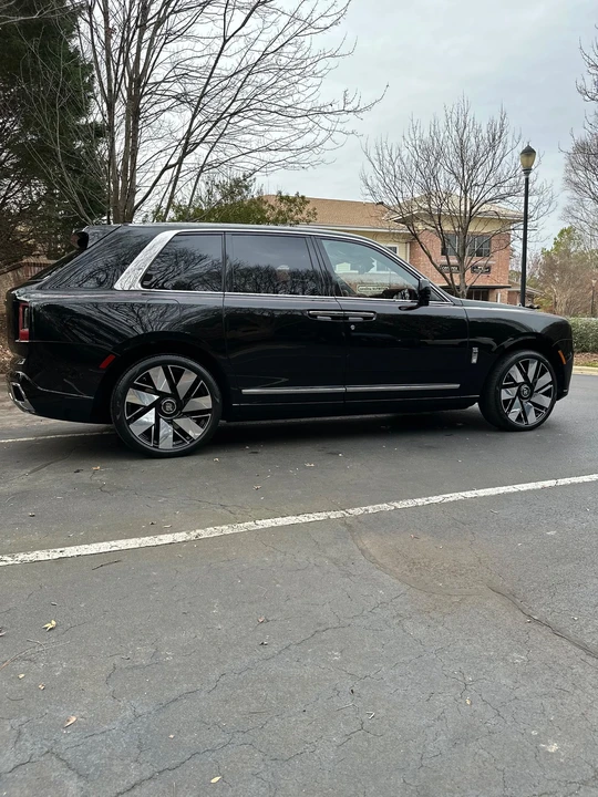2025 Rolls-Royce Cullinan - Image 9 of 12