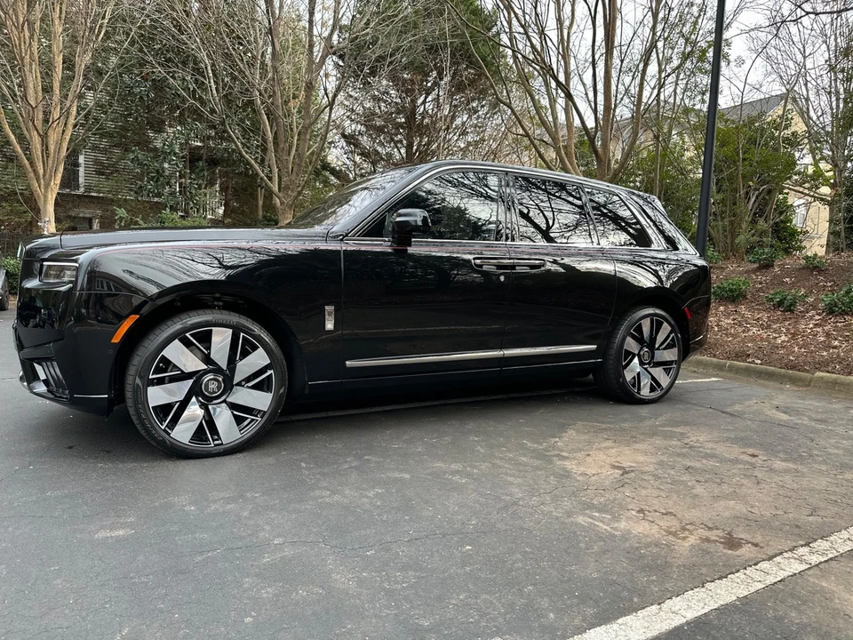 2025 Rolls-Royce Cullinan - Image 10 of 12