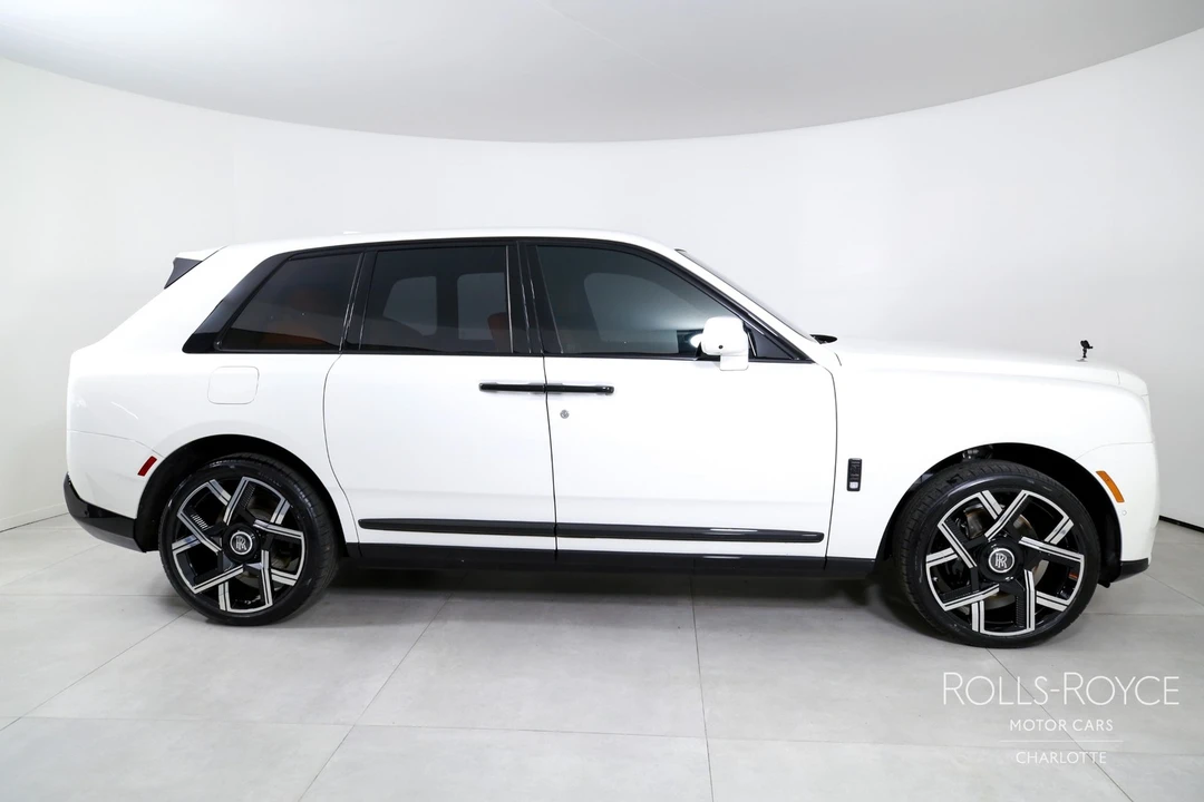 2025 Rolls-Royce Cullinan - Image 10 of 31