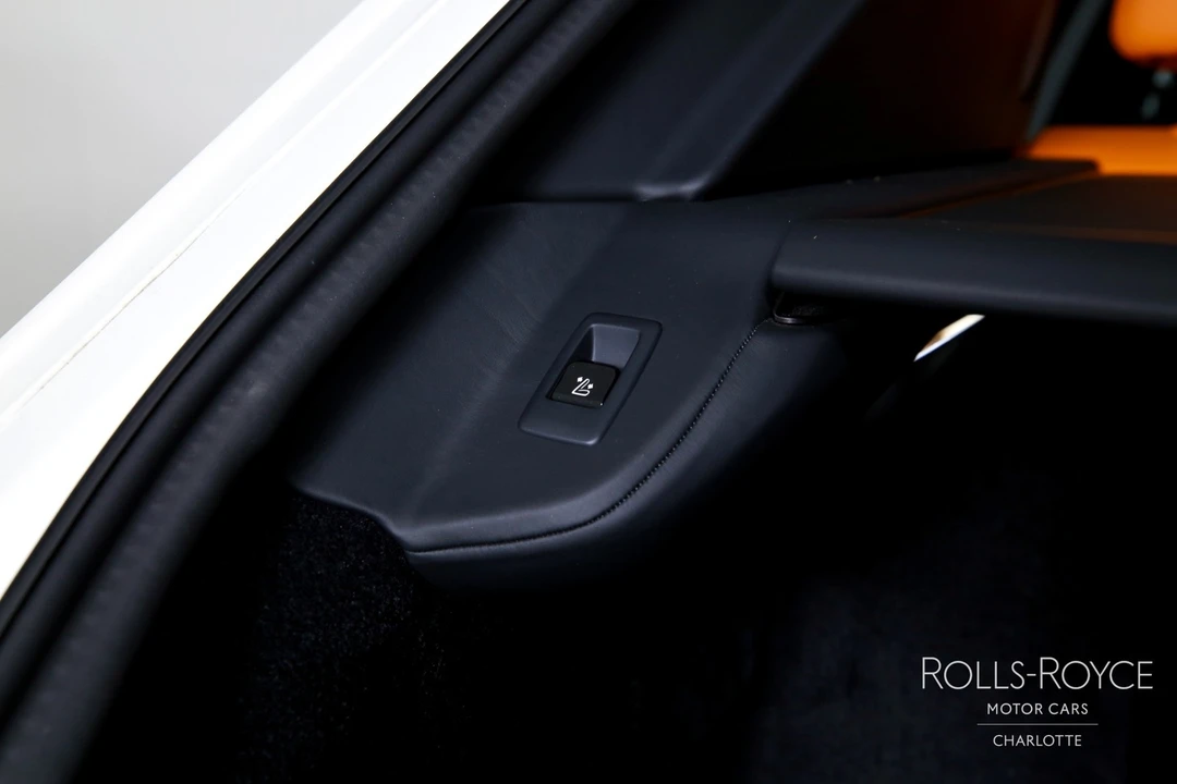 2025 Rolls-Royce Cullinan - Image 24 of 31