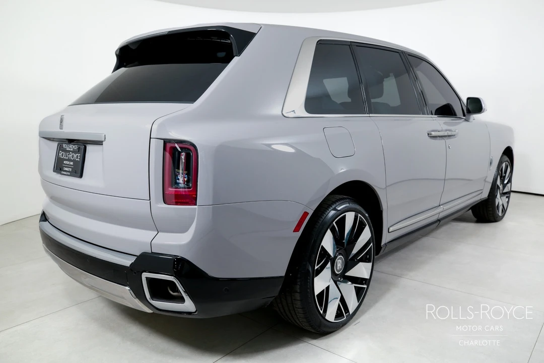 2025 Rolls-Royce Cullinan - Image 2 of 12