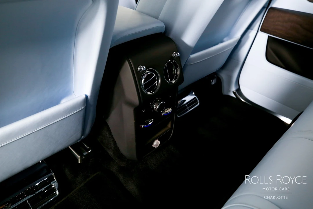 2025 Rolls-Royce Cullinan - Image 20 of 21
