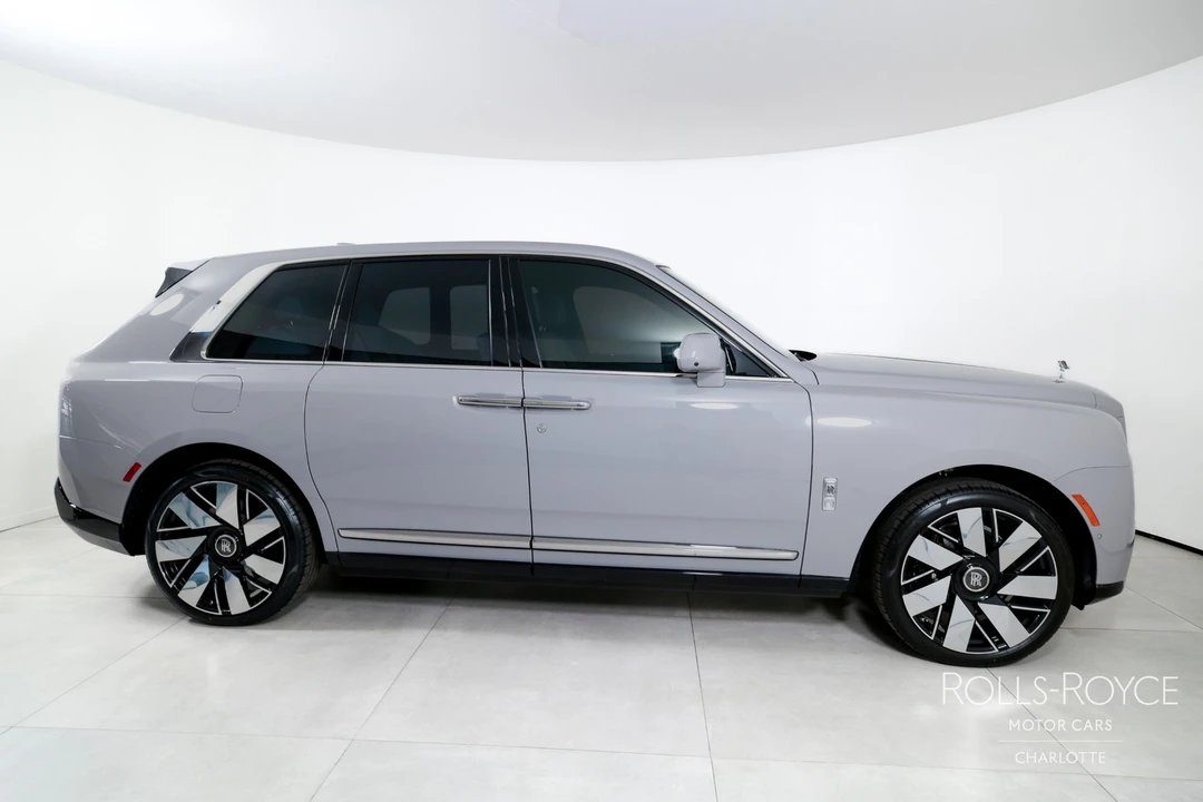 2025 Rolls-Royce Cullinan - Image 10 of 12