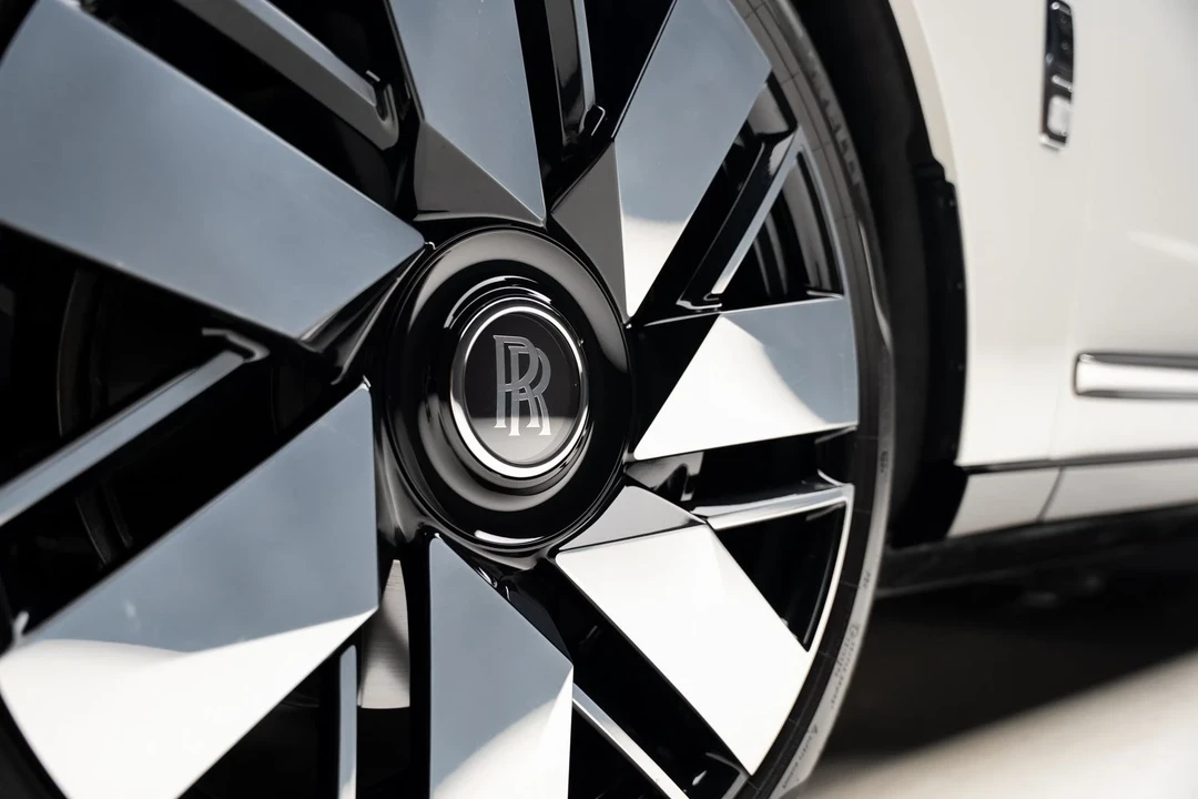 2025 Rolls-Royce Cullinan - Image 21 of 21