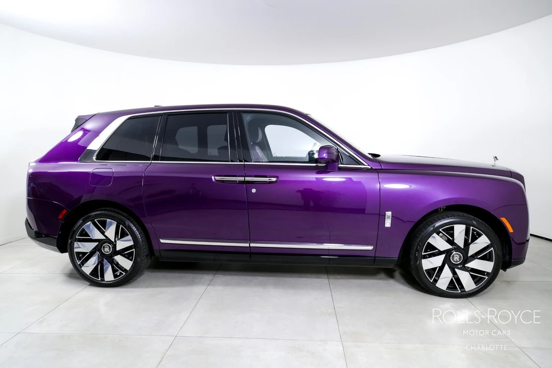 2025 Rolls-Royce Cullinan - Image 10 of 12