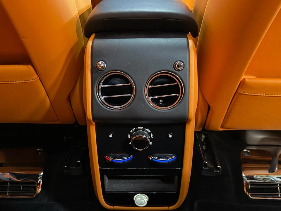 2025 Rolls-Royce Cullinan - Image 28 of 31