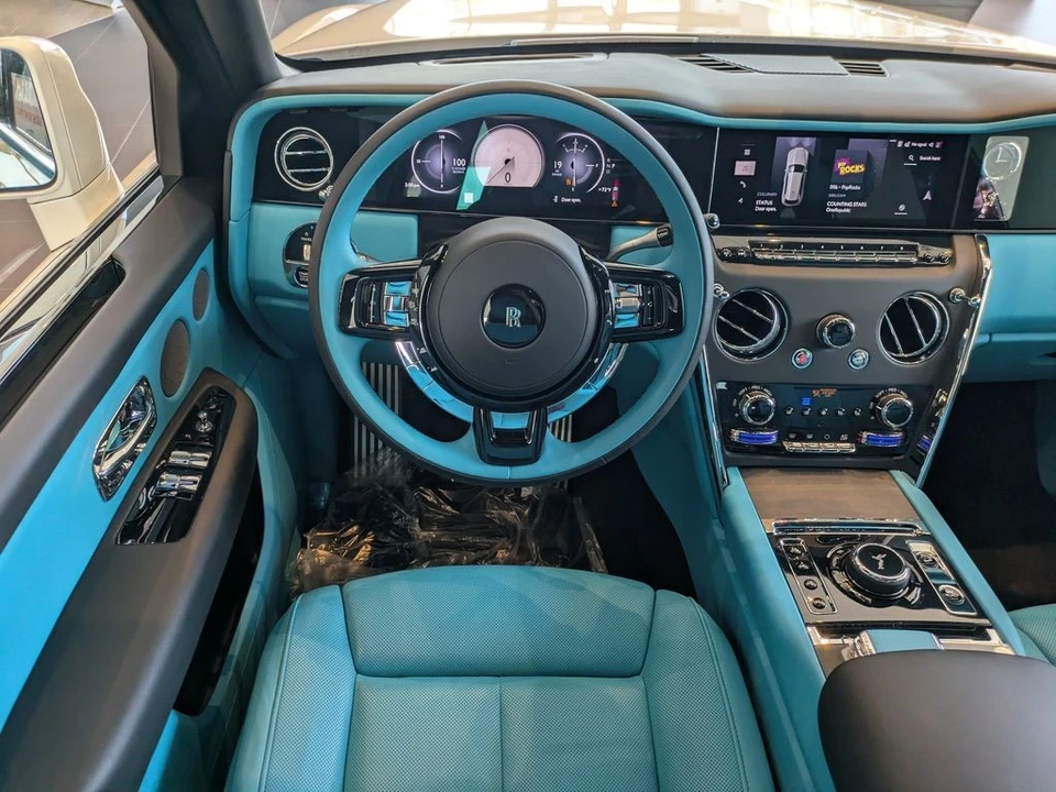 2025 Rolls-Royce Cullinan - Image 27 of 31
