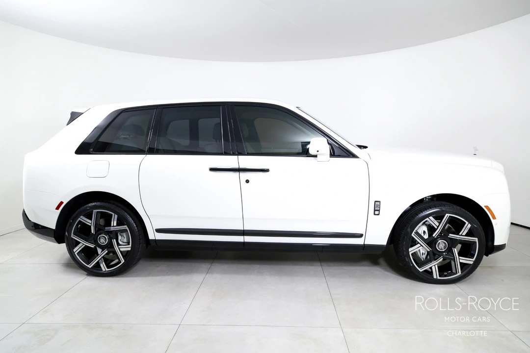 2025 Rolls-Royce Cullinan - Image 9 of 12