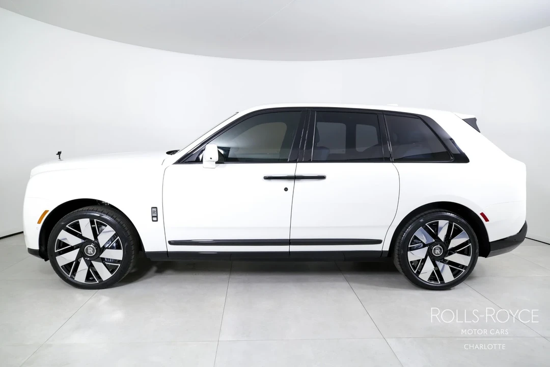 2025 Rolls-Royce Cullinan - Image 3 of 12