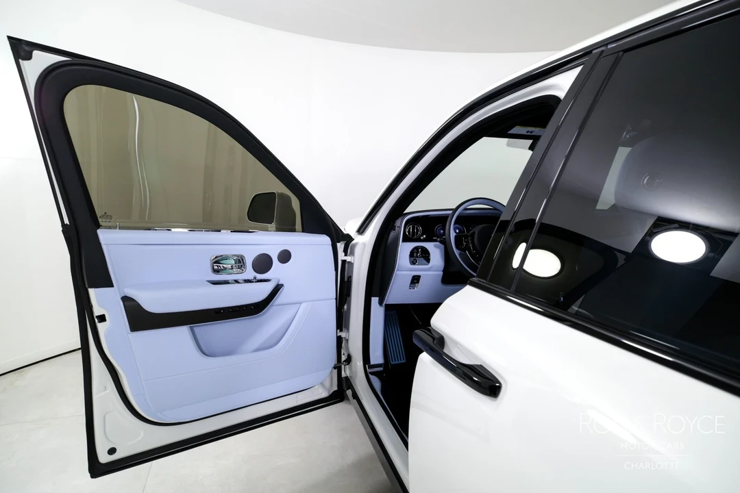 2025 Rolls-Royce Cullinan - Image 11 of 12