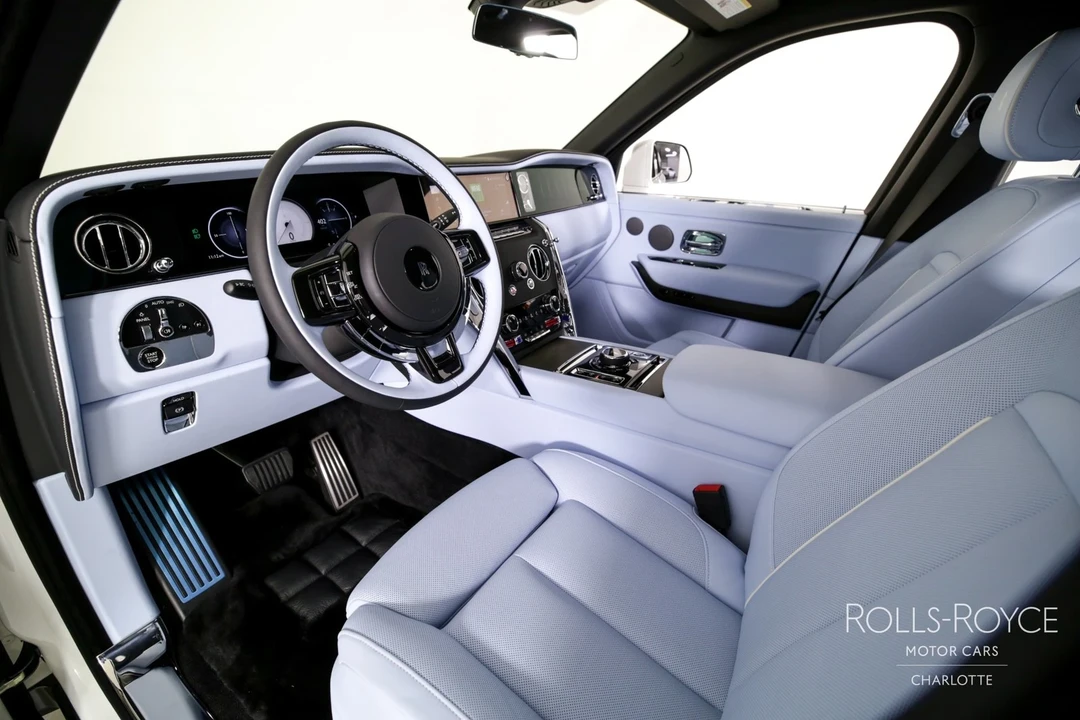 2025 Rolls-Royce Cullinan - Image 4 of 12