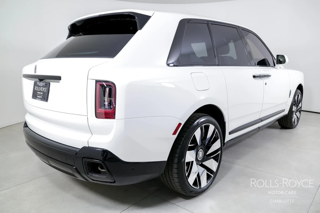 2025 Rolls-Royce Cullinan - Image 2 of 12