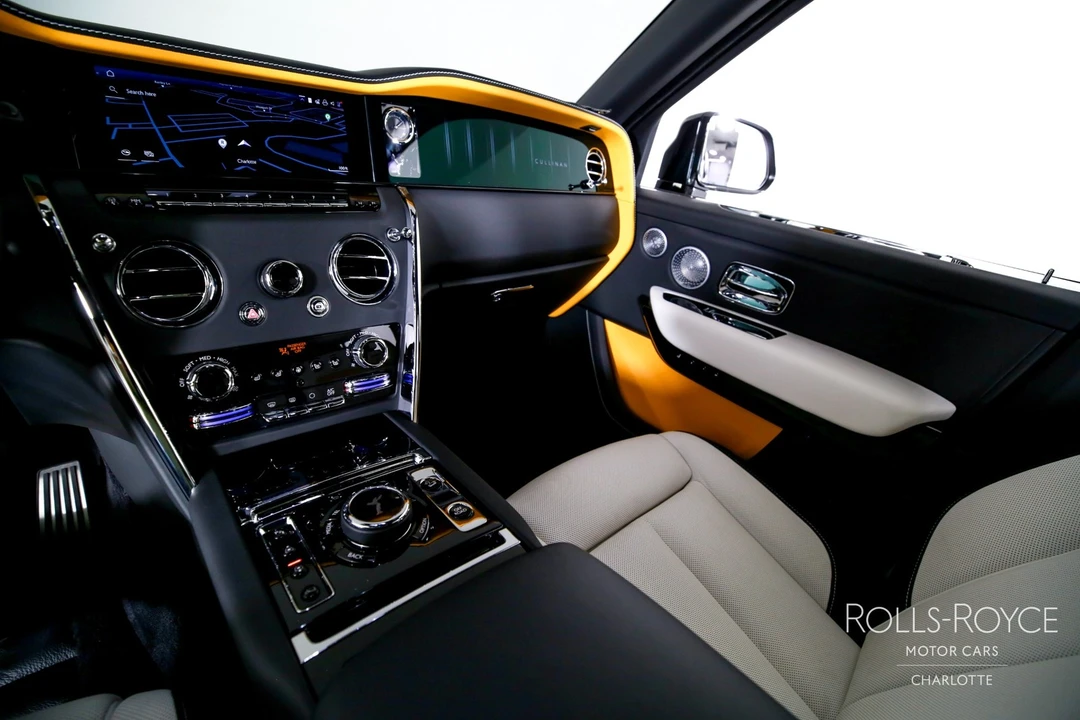 2025 Rolls-Royce Cullinan - Image 15 of 31