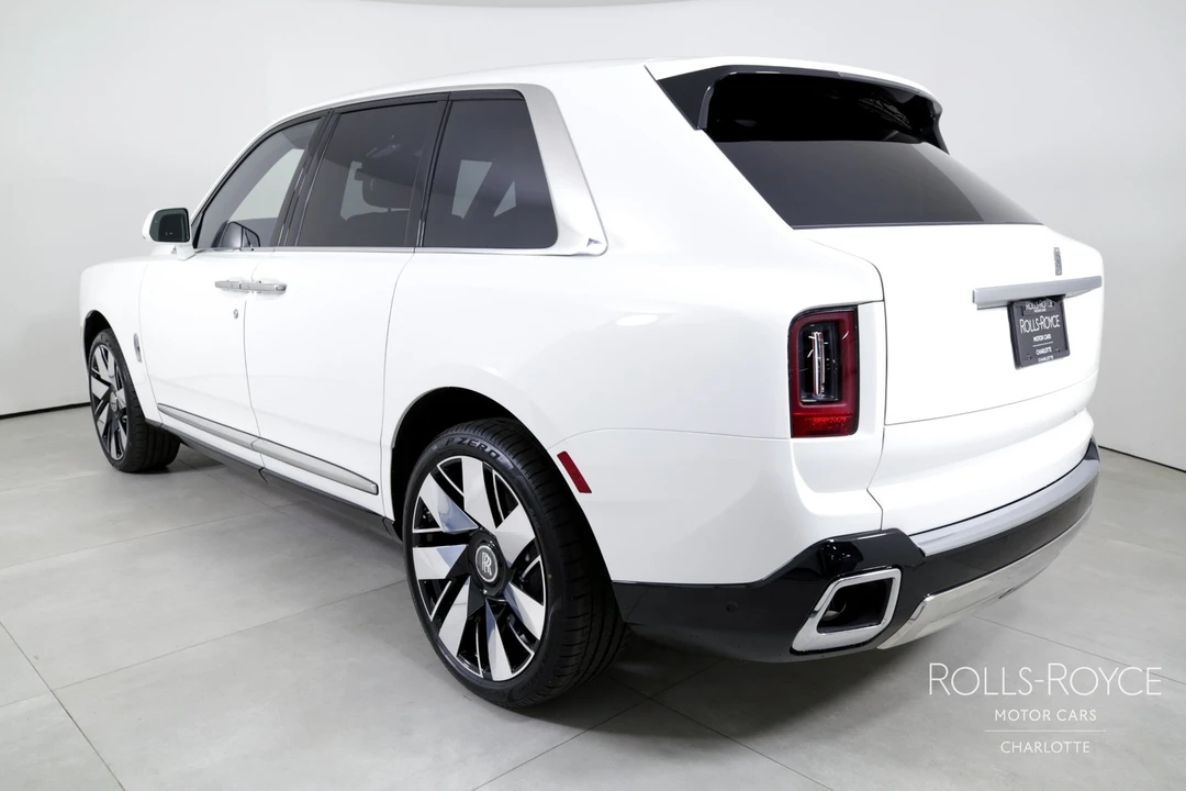 2025 Rolls-Royce Cullinan - Image 8 of 31