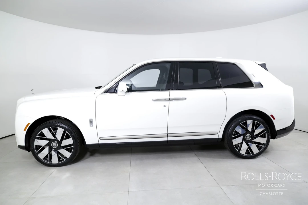2025 Rolls-Royce Cullinan - Image 3 of 31