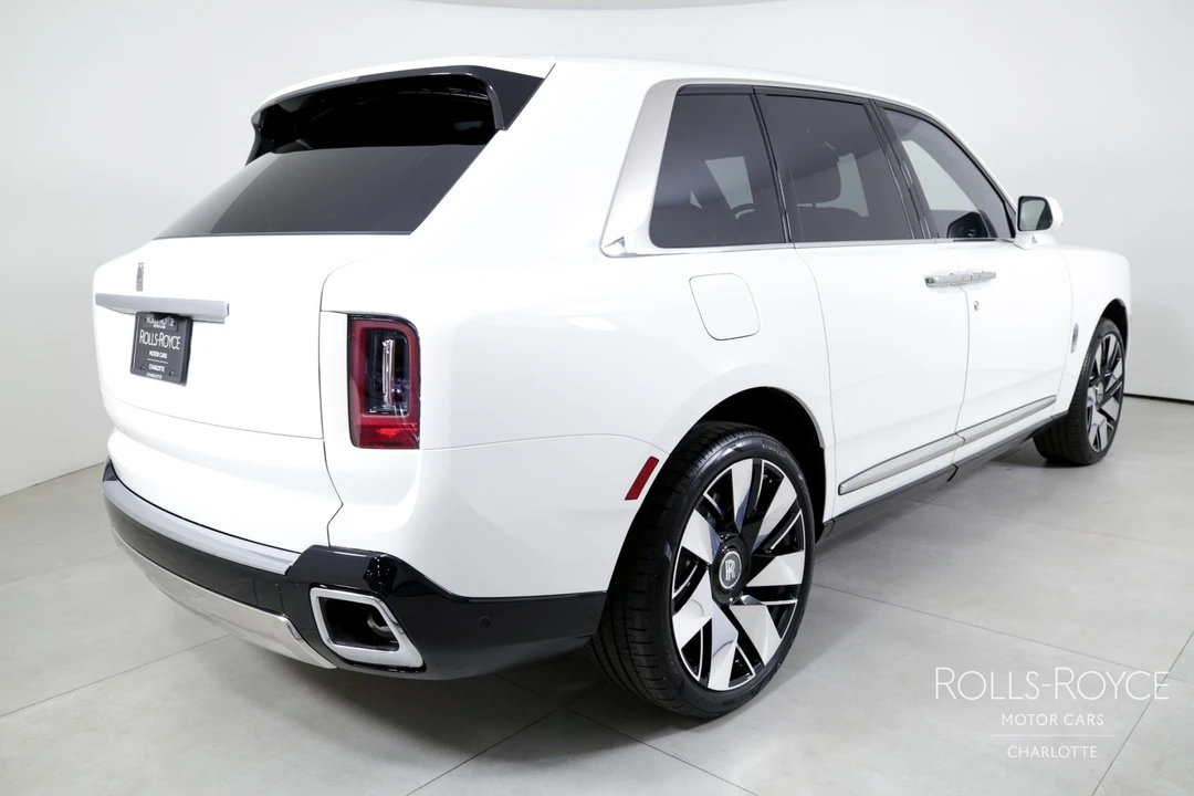 2025 Rolls-Royce Cullinan - Image 2 of 31