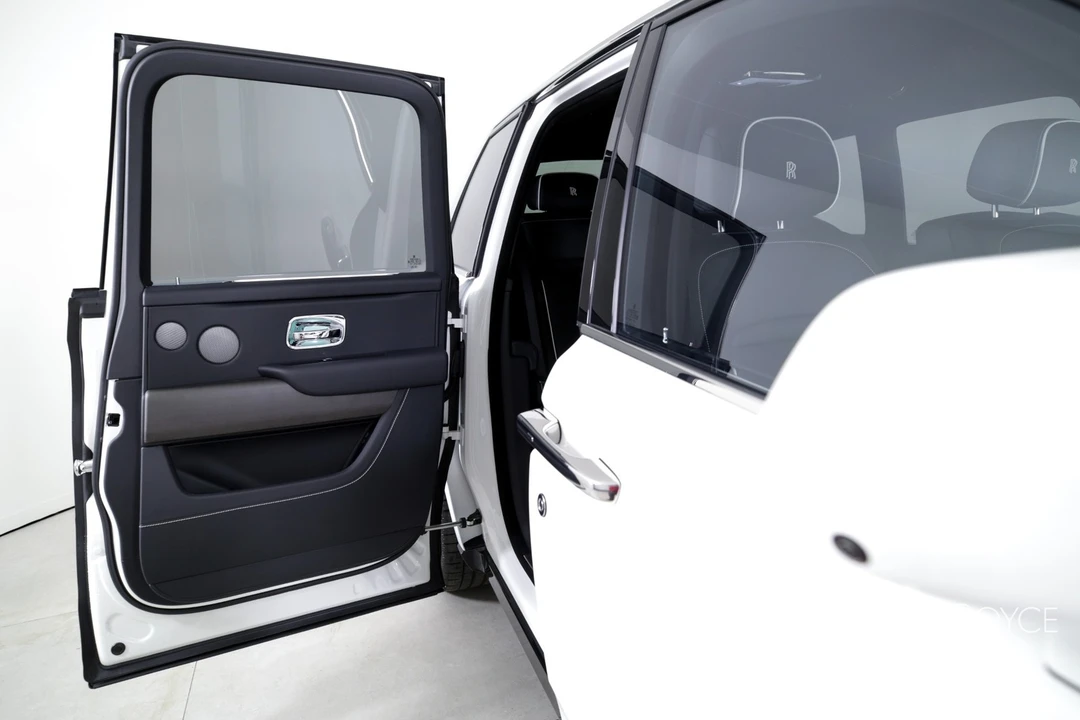 2025 Rolls-Royce Cullinan - Image 27 of 31
