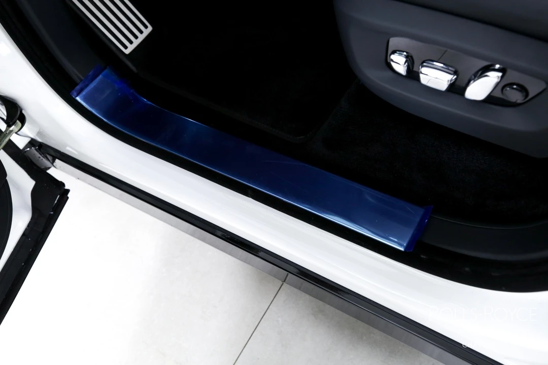 2025 Rolls-Royce Cullinan - Image 15 of 31