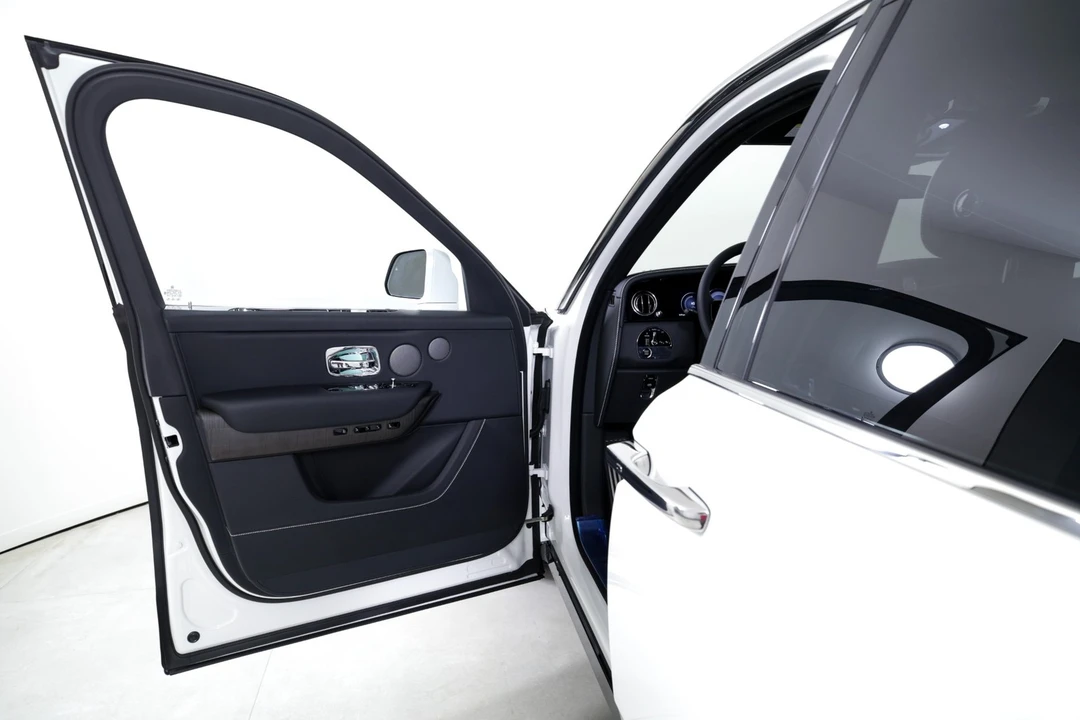 2025 Rolls-Royce Cullinan - Image 10 of 12