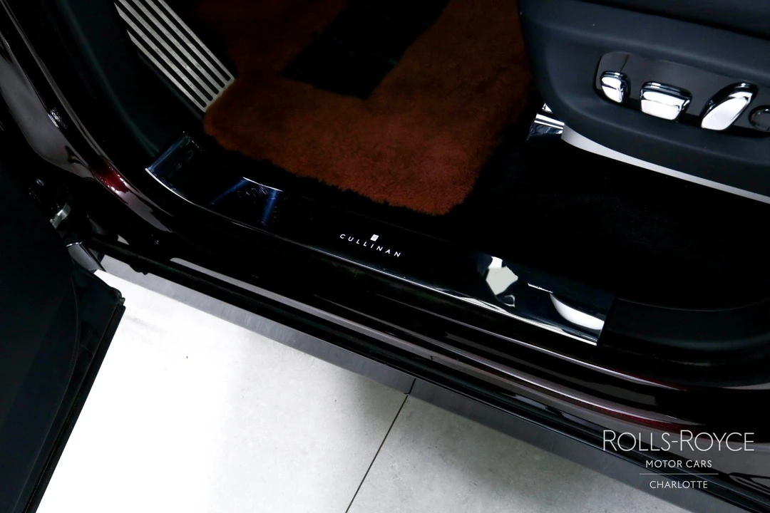 2025 Rolls-Royce Cullinan - Image 17 of 31